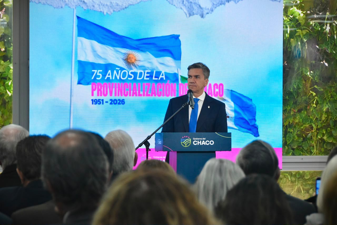 75 años de provincialización: Zdero recibió la Bandera de la Libertad Civil y apostó al Chaco de oportunidades