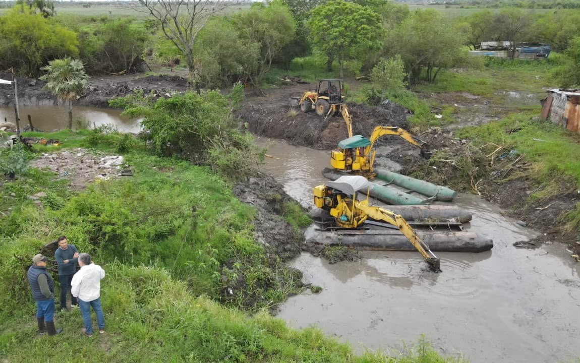 VIALIDAD PROVINCIAL FINALIZÓ LA LIMPIEZA DEL RIACHO ARAZÁ PARA MEJORAR EL DRENAJE PLUVIAL