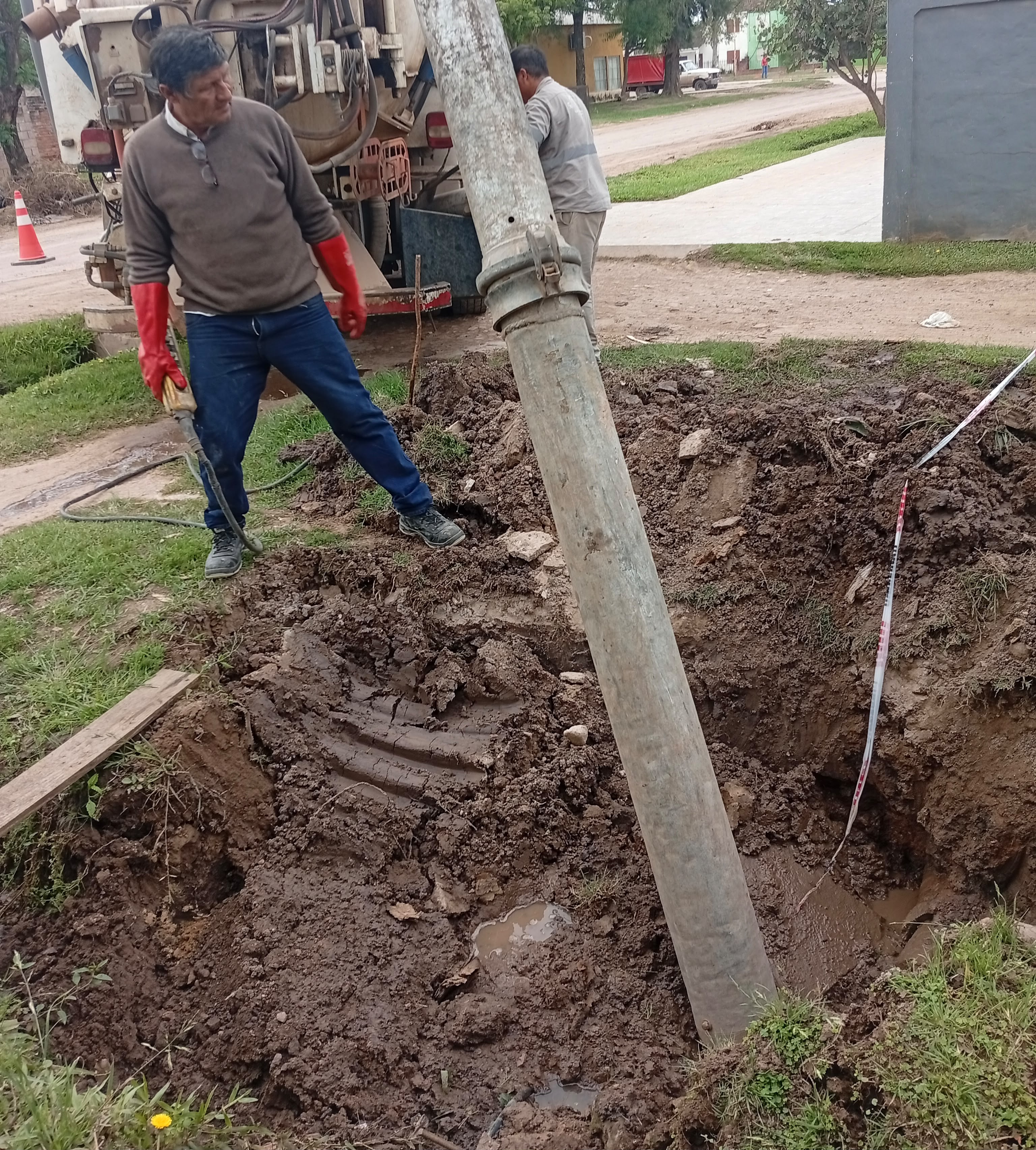 VILLA ÁNGELA: SAMEEP RESTABLECIÓ EL SERVICIO CLOACAL EN EL BARRIO 279 VIVIENDAS
